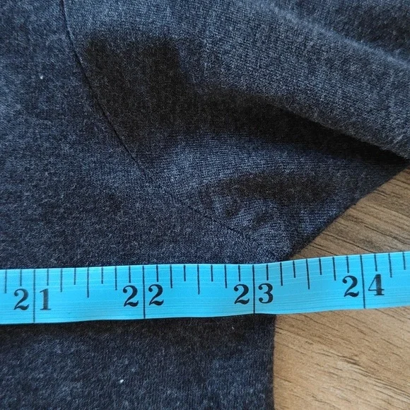 EUC Fall v-neck t-shirt - Picture 5 of 6